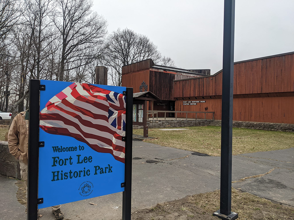 New Fort Lee sign